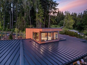 Exterior - Private guest suite on Underwood Mountain (Underwood)