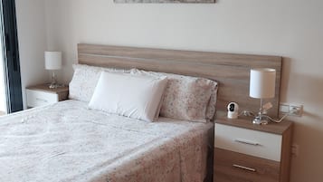 Bügeleisen/Bügelbrett, WLAN, Bettwäsche