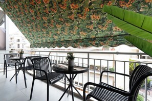 Outdoor dining - Luxury Design Apartment in Pagrati (Kesariani)