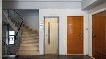 Appartement Luxe, balcon, vue ville | Intérieur