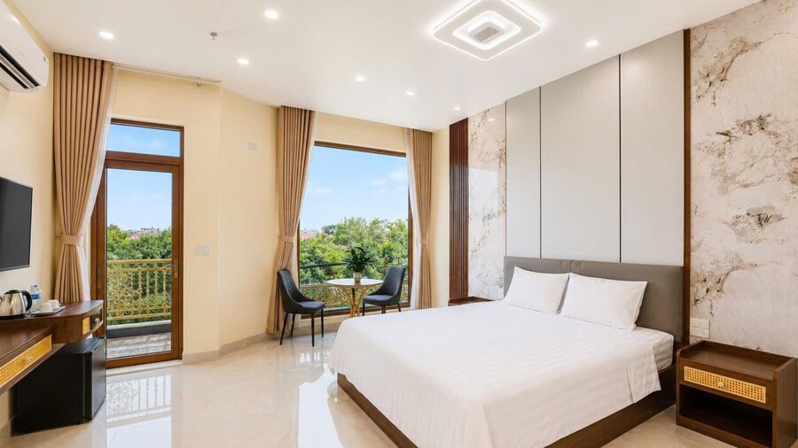 O Lily Hotel