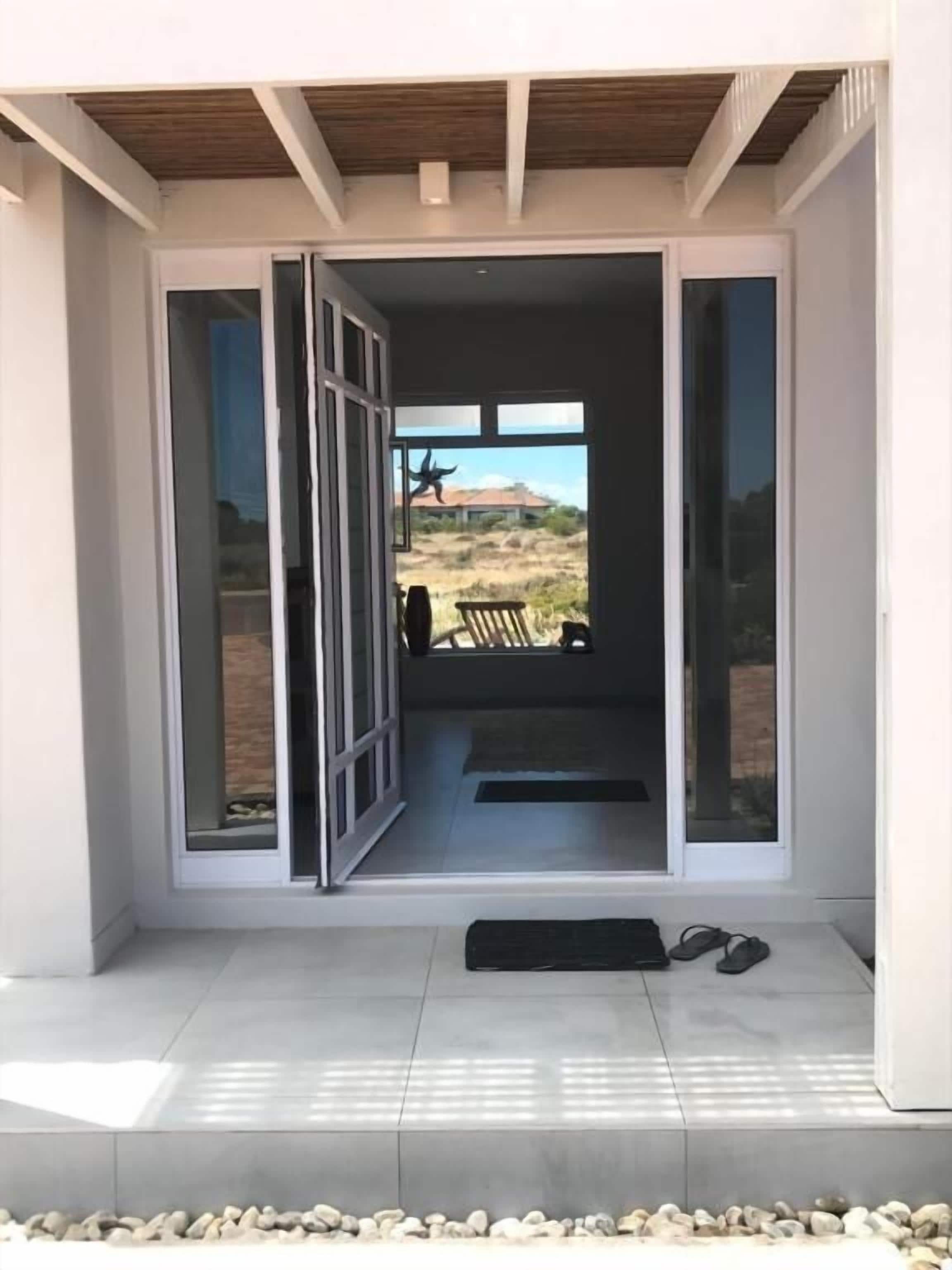 House, 3 Bedrooms, Fireplace | Exterior detail