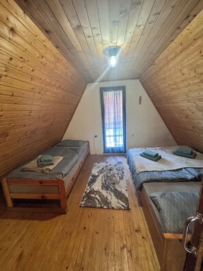 2 bedrooms, WiFi - Cozy Chalet in Mriborsko Pohorje with AC comfort (Hoče)