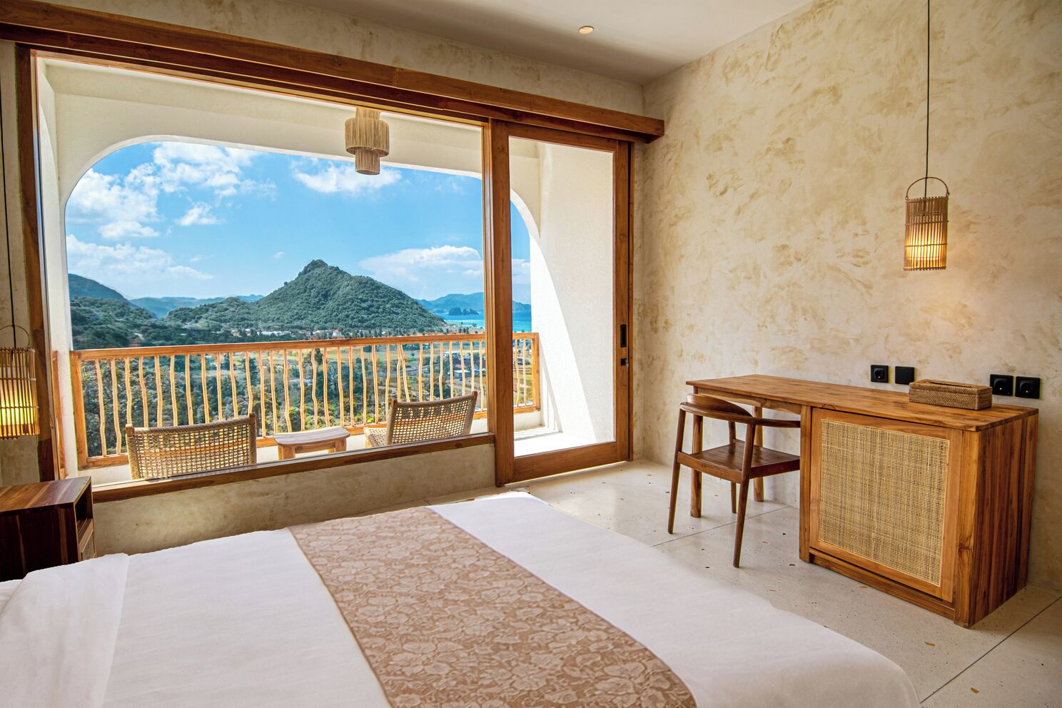 Deluxe Double Room | In-room safe, desk, laptop workspace, blackout curtains