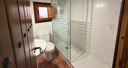 Romantic Rural House in Lagunas de Ruidera, Swimming pool, BBQ, Jacuzzi. Pets.