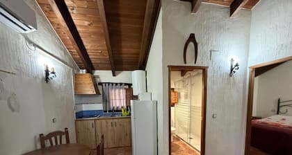 Romantic Rural House in Lagunas de Ruidera, Swimming pool, BBQ, Jacuzzi. Pets.