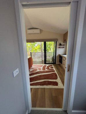 Interior - Newly Built Leafy Studio near Hospitals (Ivanhoe)