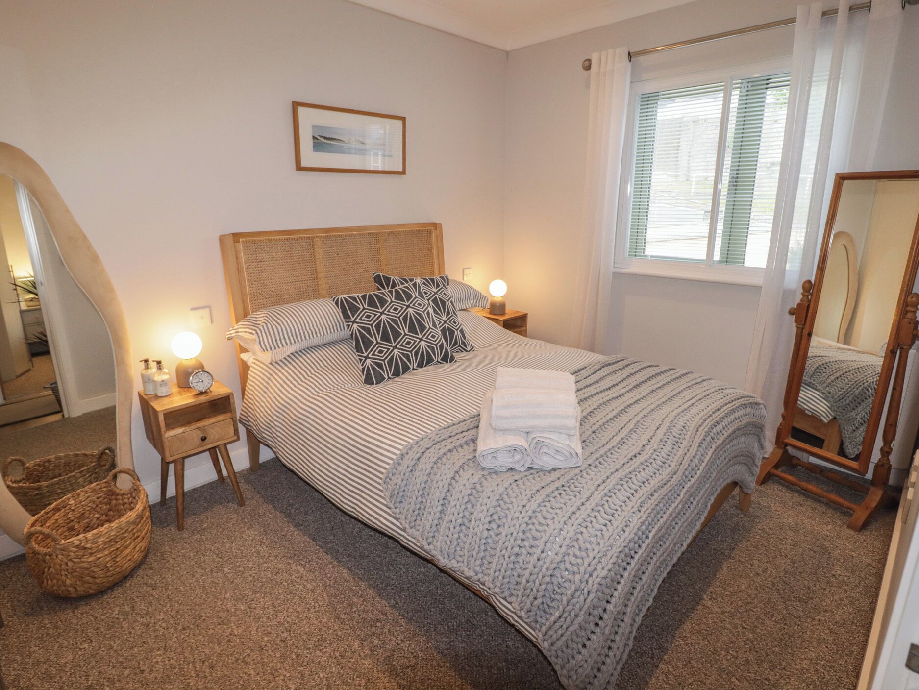 2 chambres, accès au Wi-Fi (inclus), décor unique, ameublement unique