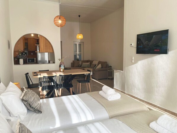 3 bedrooms, iron/ironing board, free WiFi, bed sheets