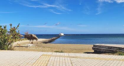 Platia Apartment- Spacious 3-bedroom apartment in beautiful Georgioupoli with AC