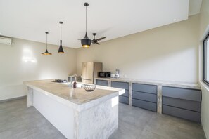 Private kitchen - Lotus Villa (Kerobokan)