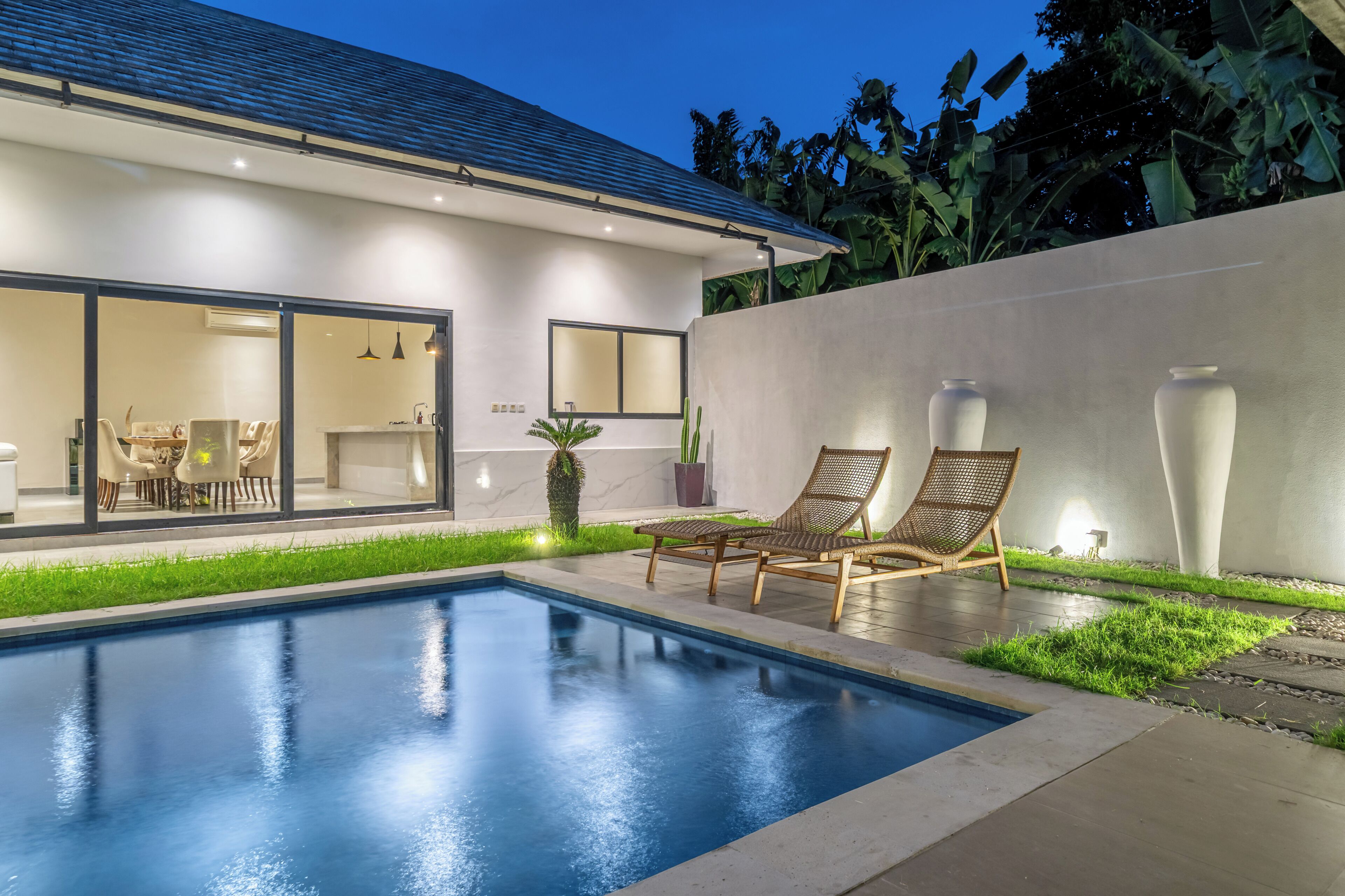 Luxe villa, uitzicht op zwembad | Zwembad | Een buitenzwembad