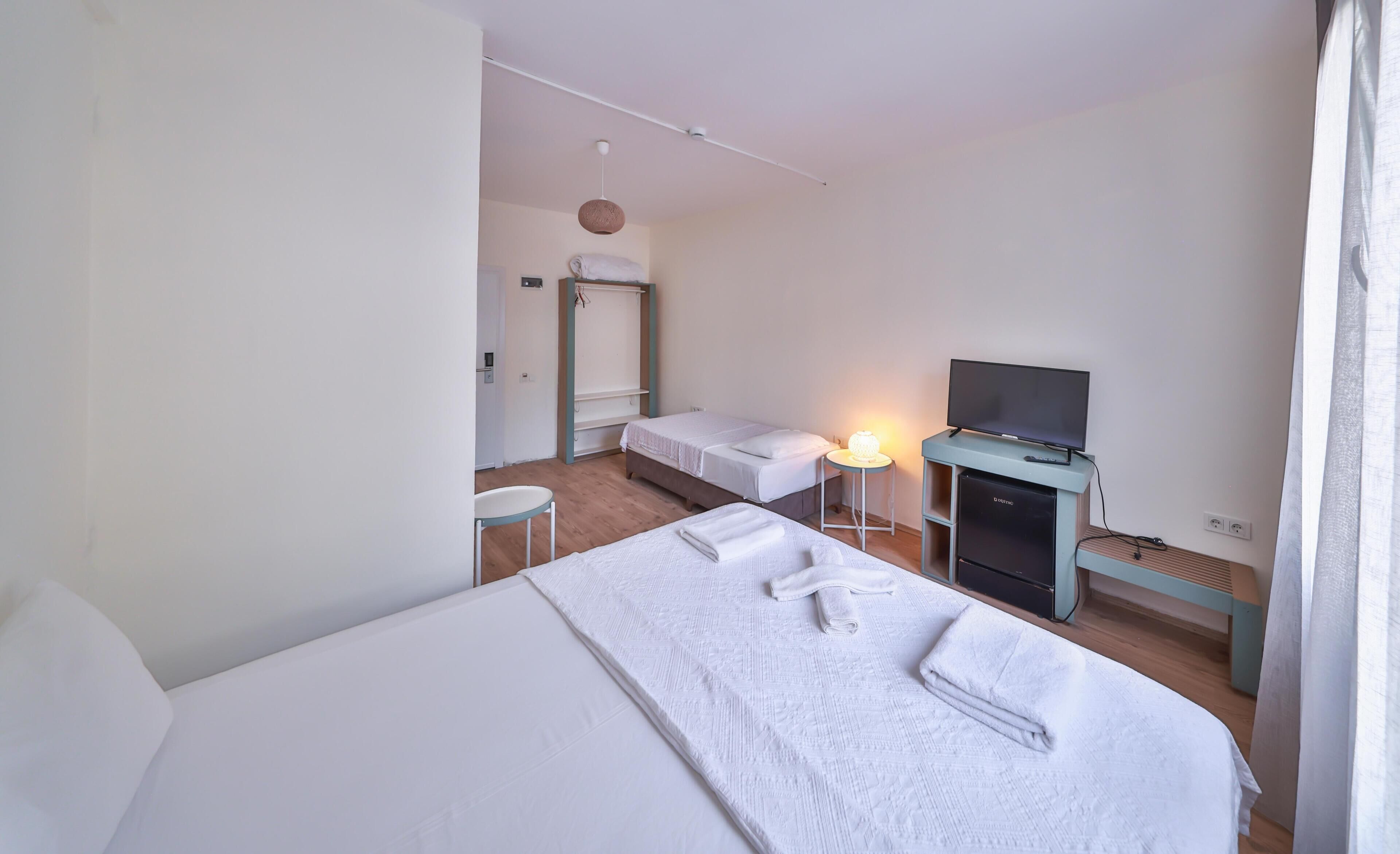 Standard Triple Room, City View | Free WiFi, bed sheets