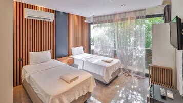 Deluxe Twin Room, City View | Free WiFi, bed sheets