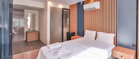 Deluxe Double Room | Free WiFi, bed sheets