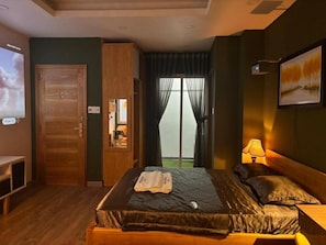 Superior Studio | Bathroom | Shower, free toiletries, hair dryer, slippers - Darlington House Xo Viet Nghe Tinh (Phuong Thanh My Tay)