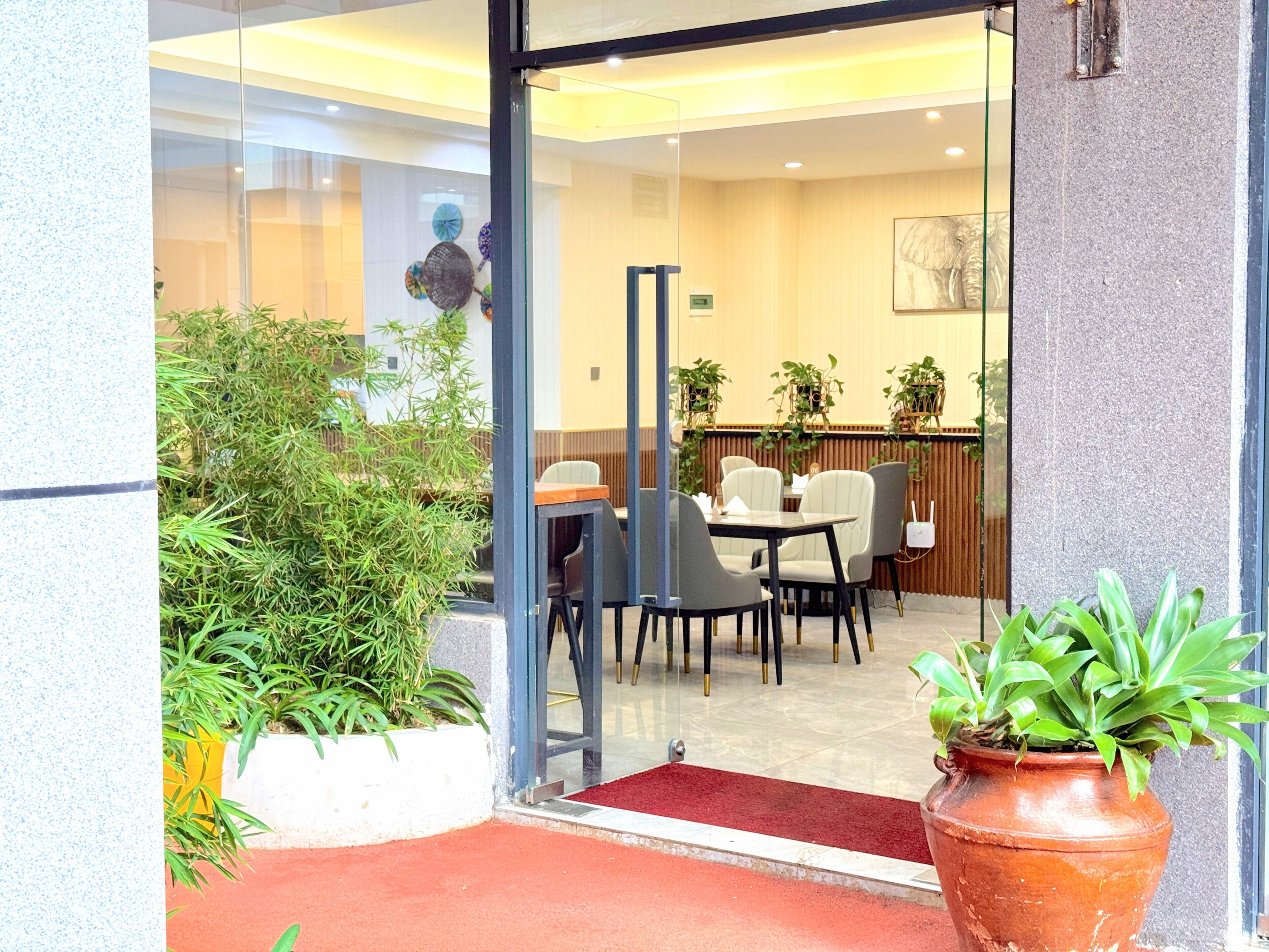 Standaard appartement, 2 slaapkamers, balkon, uitzicht op stad | Buiten dineren