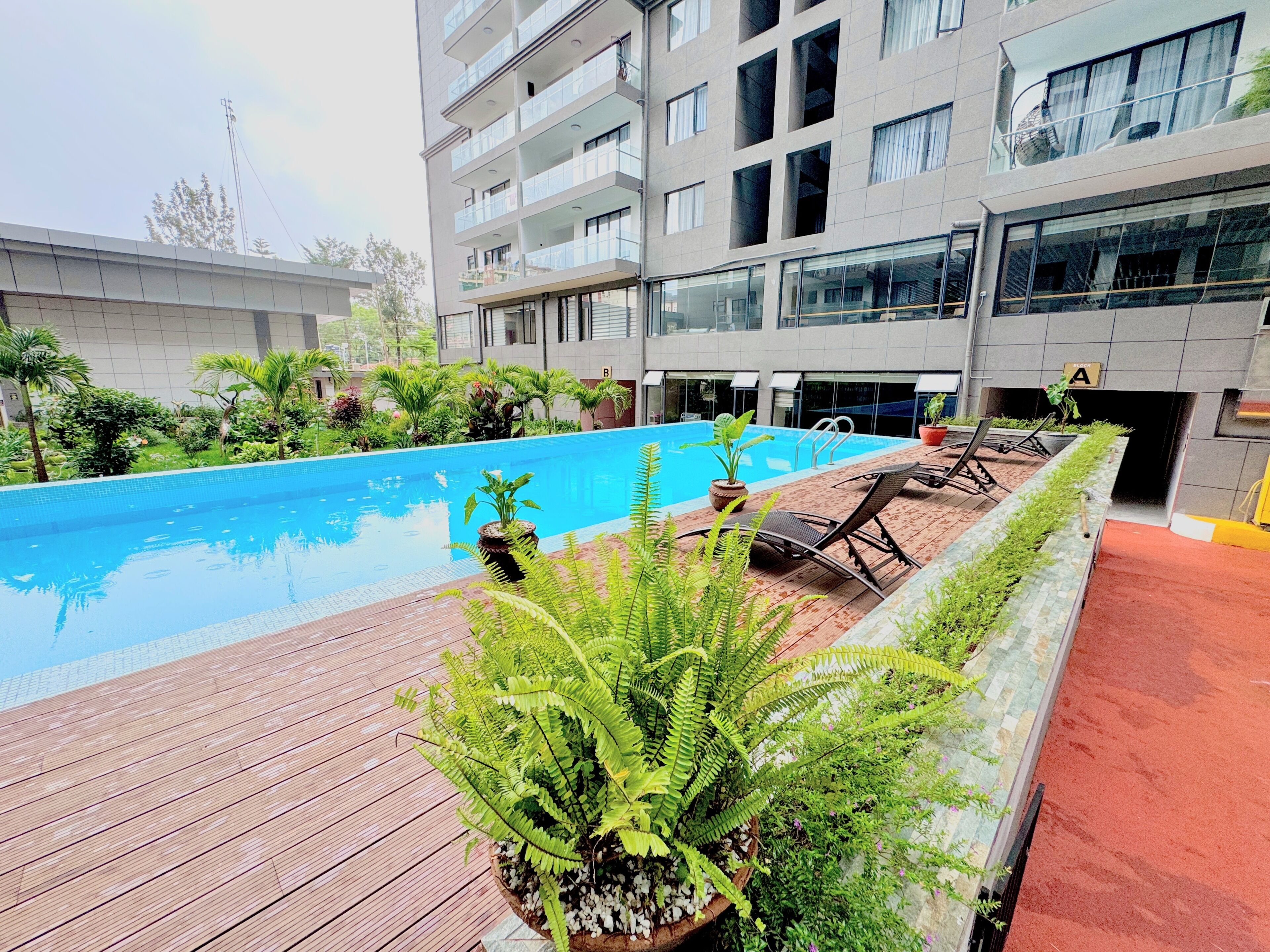 Apartamento standard, 2 quartos, sacada, vista para a cidade | Piscina | Piscina externa