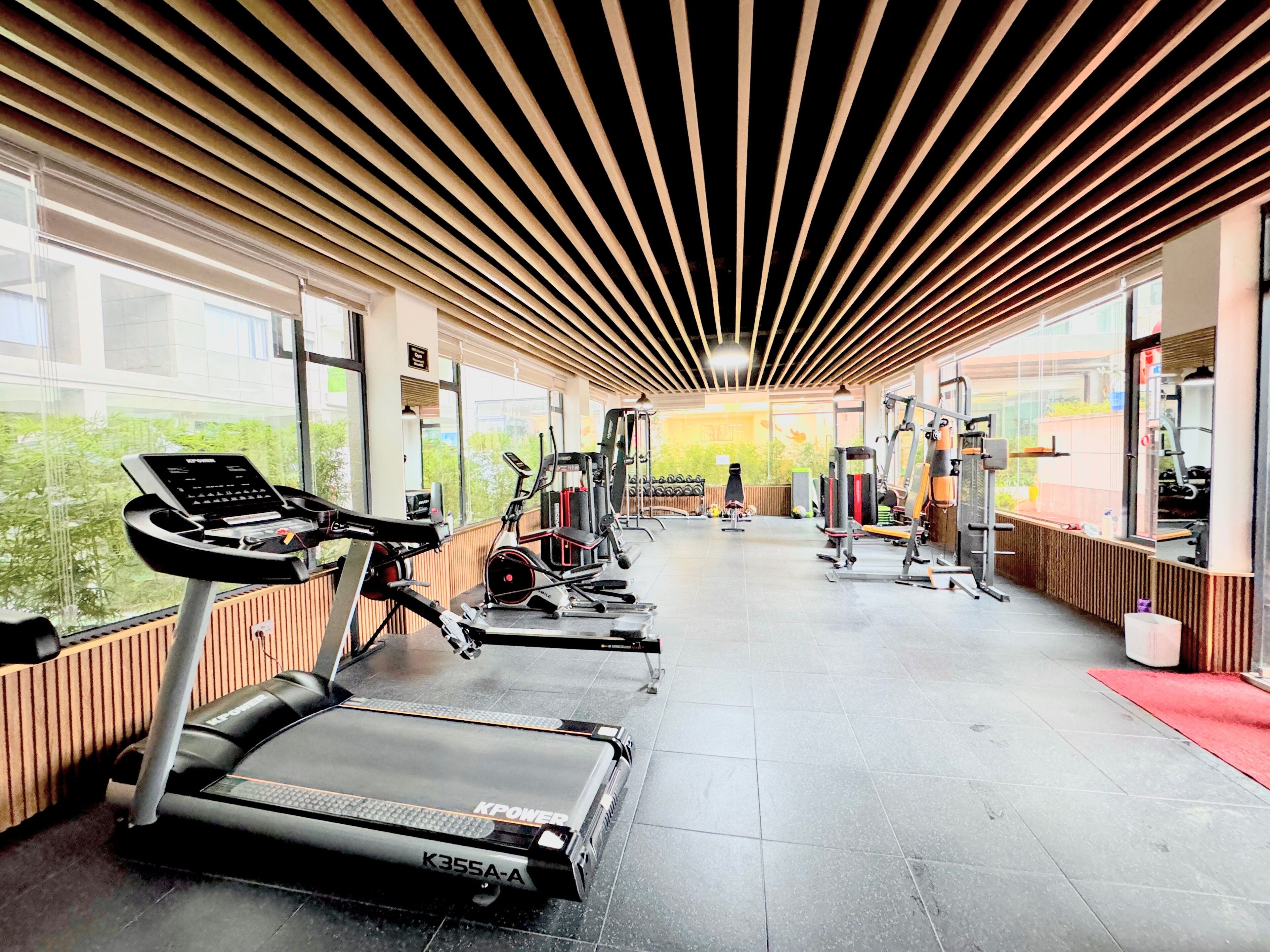 Apartamento standard, 2 quartos, sacada, vista para a cidade | Sala de fitness