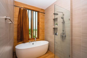 Hair dryer, towels, soap, toilet paper - Pool Villa MaGodKan Beach (Khao Daeng)