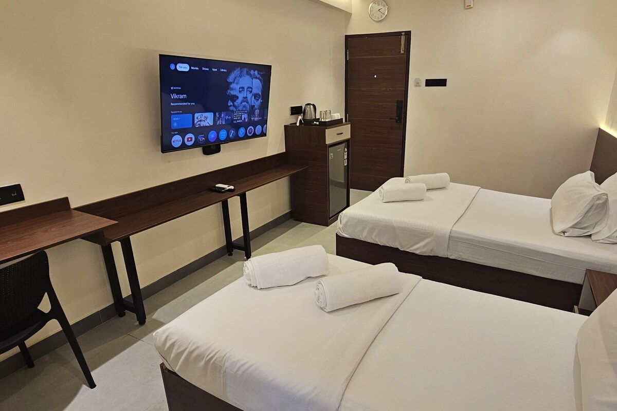 Superior Double or Twin Room | Desk, soundproofing, iron/ironing board (on request), free WiFi