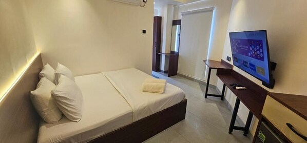 Habitación doble superior | Escritorio, insonorización, tabla de planchar con plancha y wifi gratis 