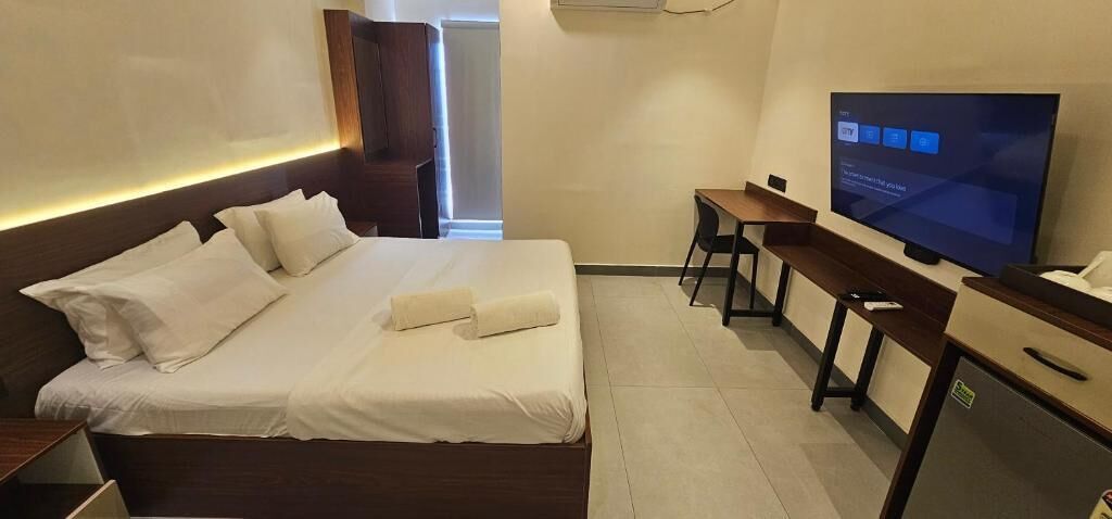 Superior Double Room | Desk, soundproofing, iron/ironing board, free WiFi
