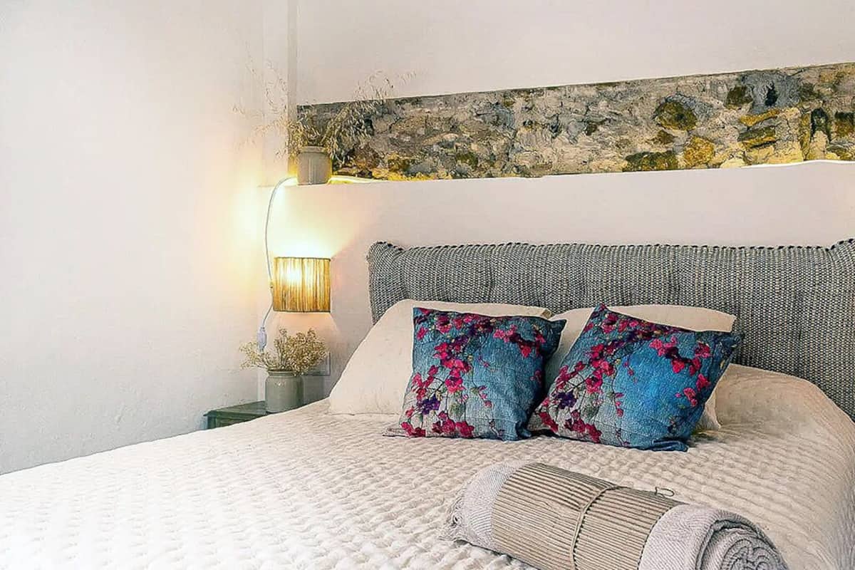 Suite superior, vistes al jardí | Caixa forta a l'habitació, escriptori i cortines opaques 
