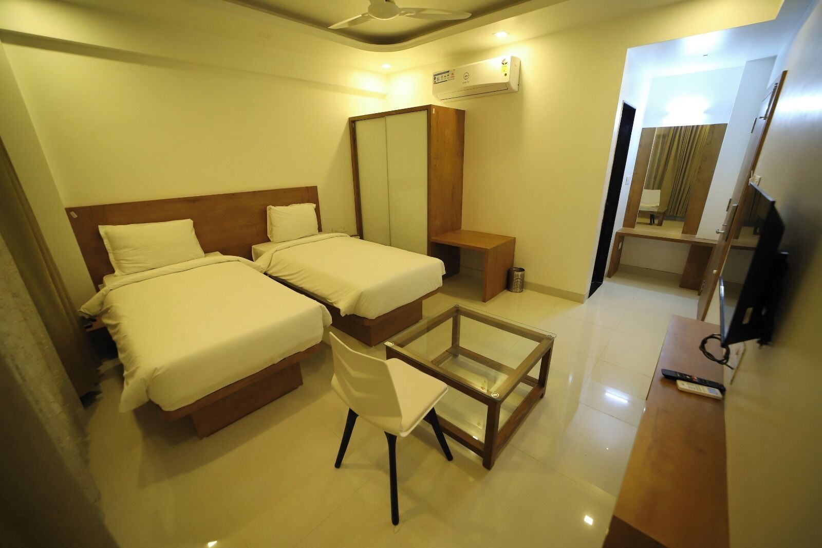 Deluxe Double or Twin Room