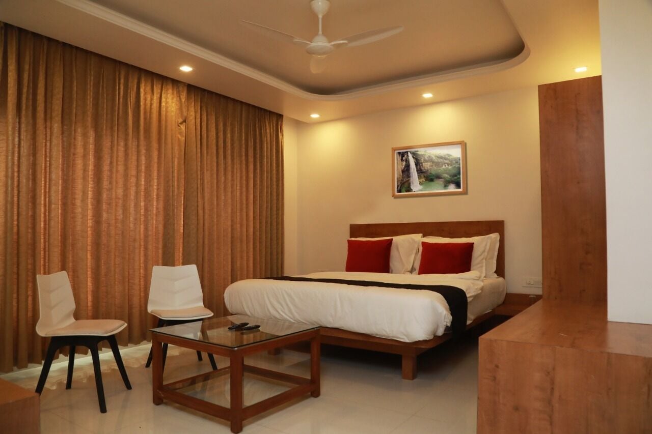AC Executive Room
