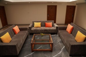 Deluxe Double or Twin Room | Interior - Hotel Orange Flag - Renuka Enterprises (Fulambri)
