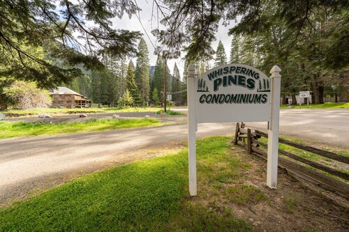 Walkable Wallowa Lake Condo w/ Deck & Views
