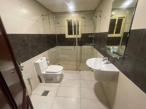 Bathroom - RURU TOWER (Manama)