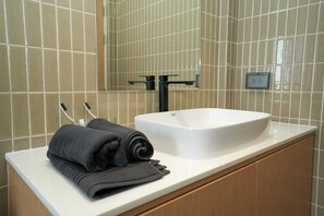 Bathroom - dayonespace (Phra Khanong Tai)