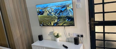 1 Schlafzimmer, Bügeleisen/Bügelbrett, WLAN