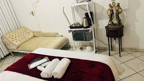 Room - Room-tay Luxury Suite in Waterkloof Ridg (Pretoria)
