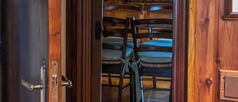 Appartement, vue sur la montagne | Restauration