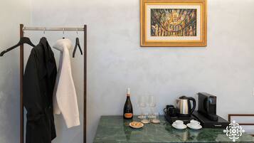 Standard-Stadtwohnung, Balkon, Stadtblick | Innenbereich