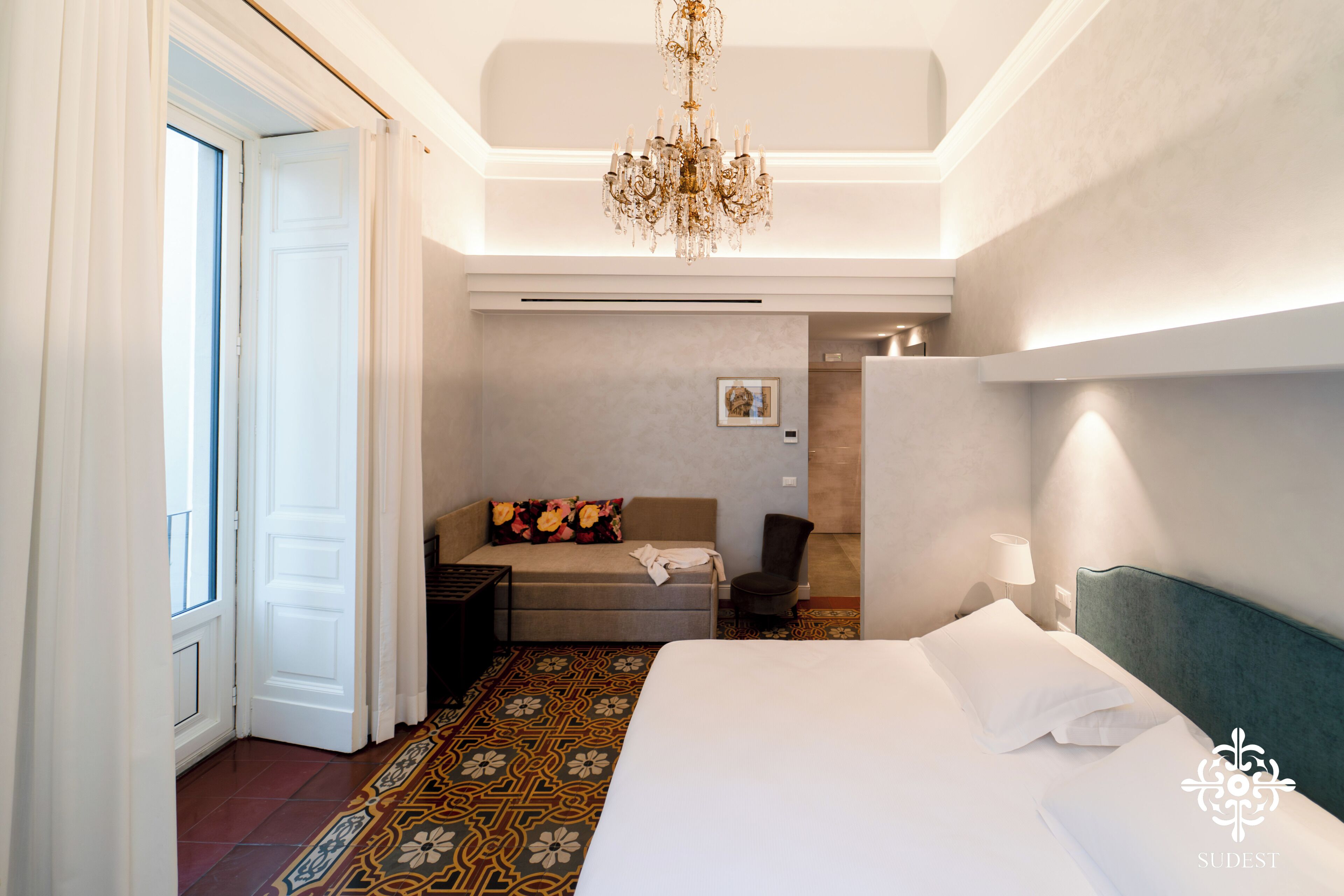 Superior resortwoning, balkon, uitzicht op stad | Een kluis op de kamer, gratis wifi