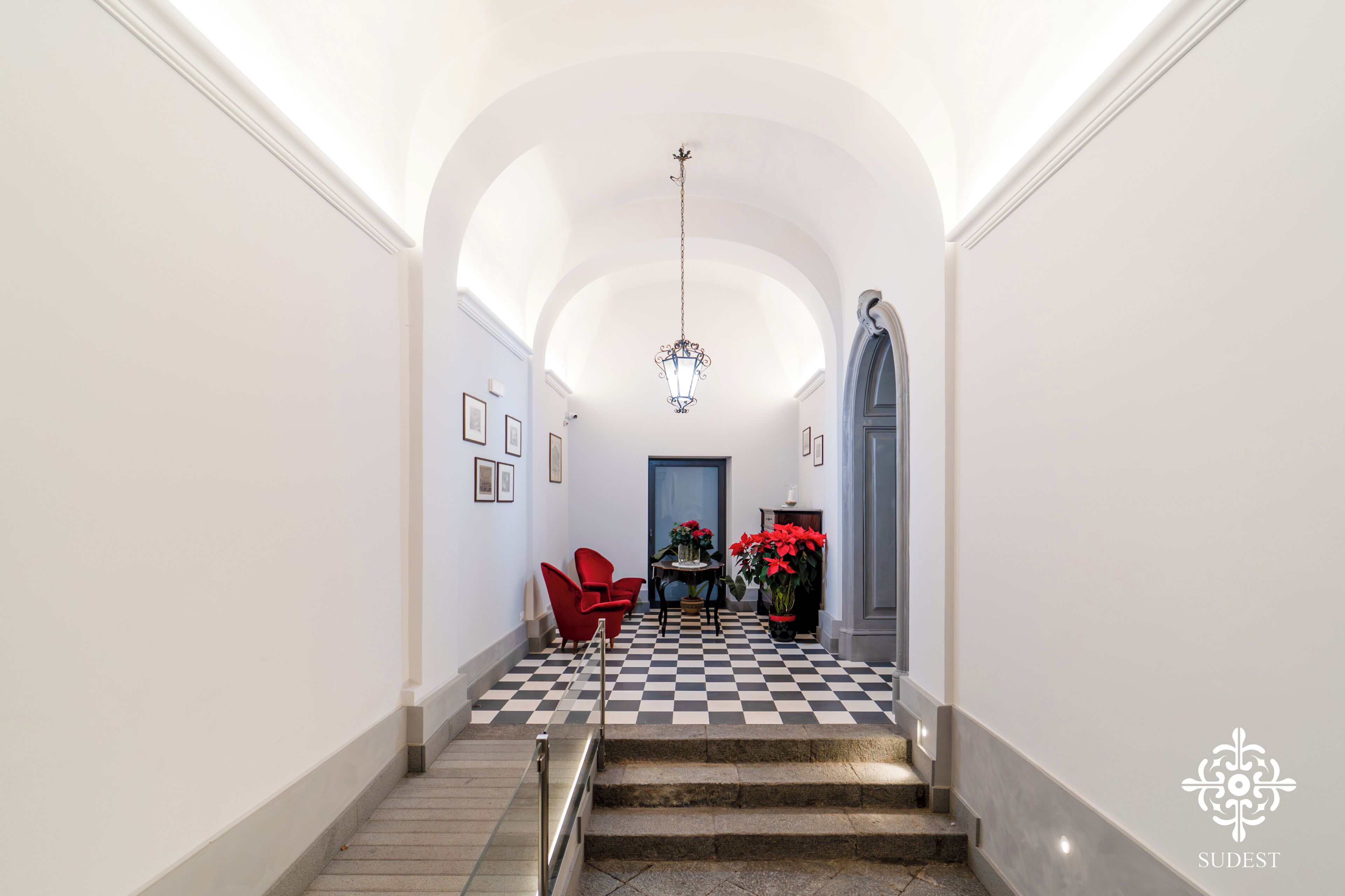 Deluxe Townhome, Balcony, City View | Interior