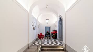 Deluxe Townhome, Balcony, City View | Interior