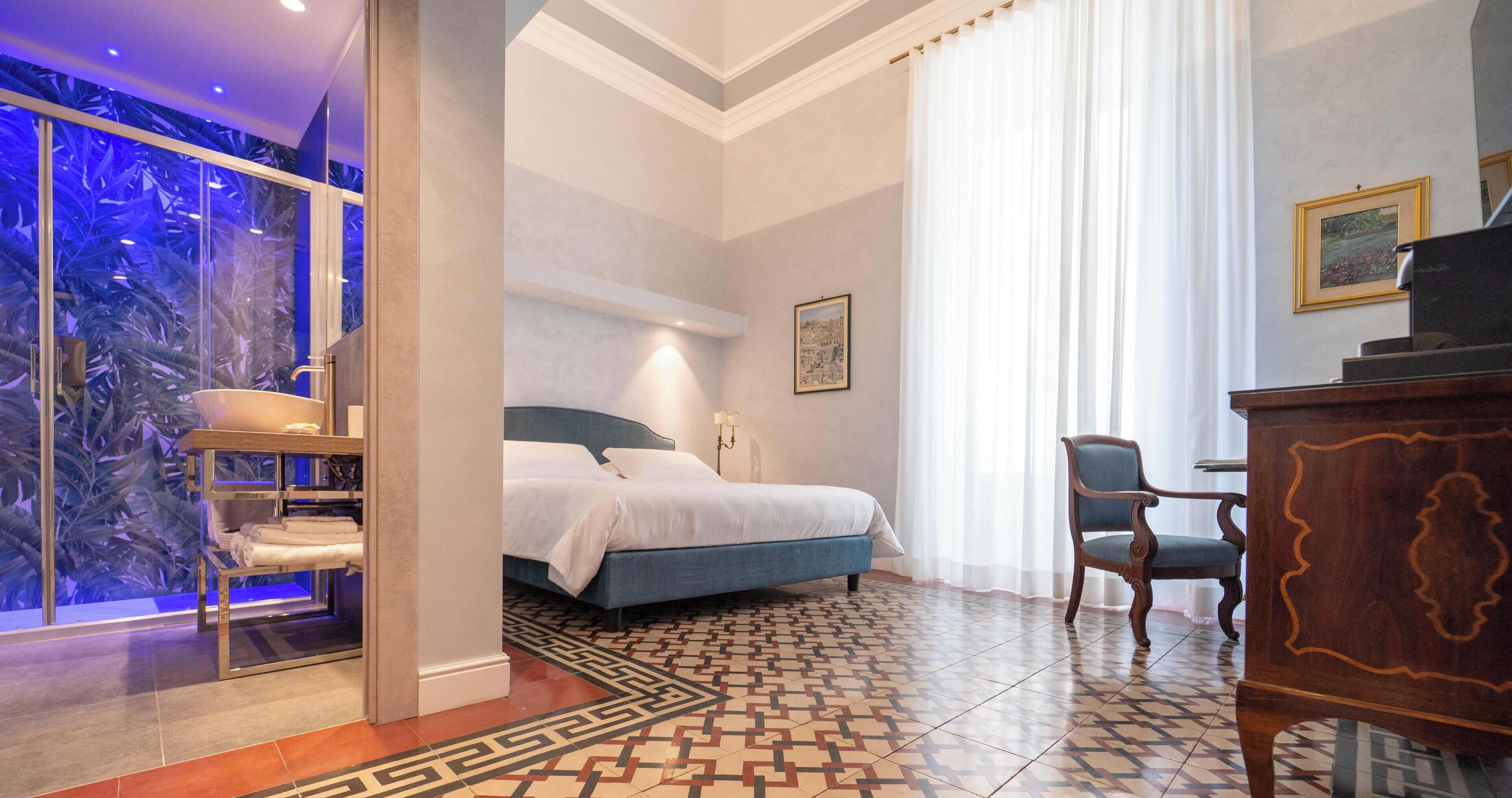 Casa geminada luxo, sacada, vista para a cidade | Cofres nos quartos, Wi-Fi de cortesia