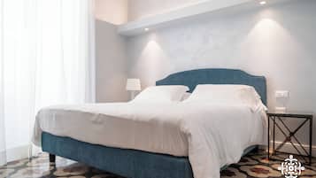 Residenza Deluxe, balcone, vista città | Una cassaforte in camera, Wi-Fi gratuito
