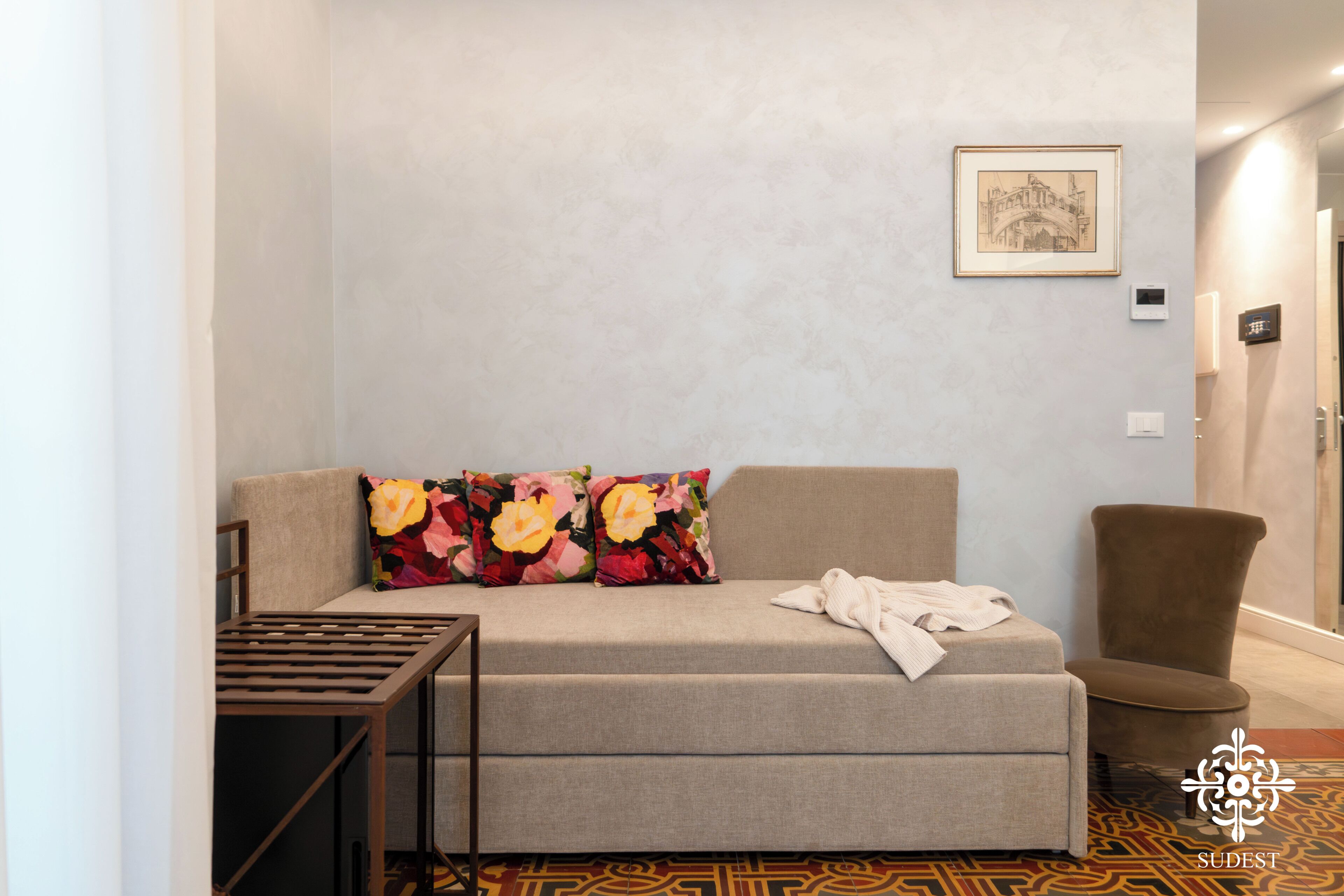 Superior-Stadtwohnung, Balkon, Stadtblick | Wohnbereich