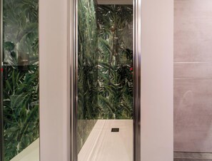 Casa geminada standard, sacada, vista para a cidade | Banheiro | Chuveiro, secador de cabelo, toalhas de banho, sabonete