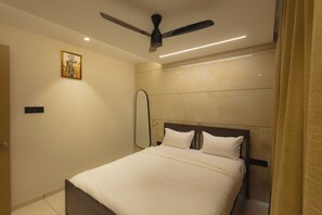 1 bedroom, WiFi - Nirrtul Platinum 1BHK Apartment Cozy & Quite (Surat)