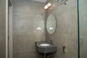 Dusche, Handtücher, Seife, Shampoo