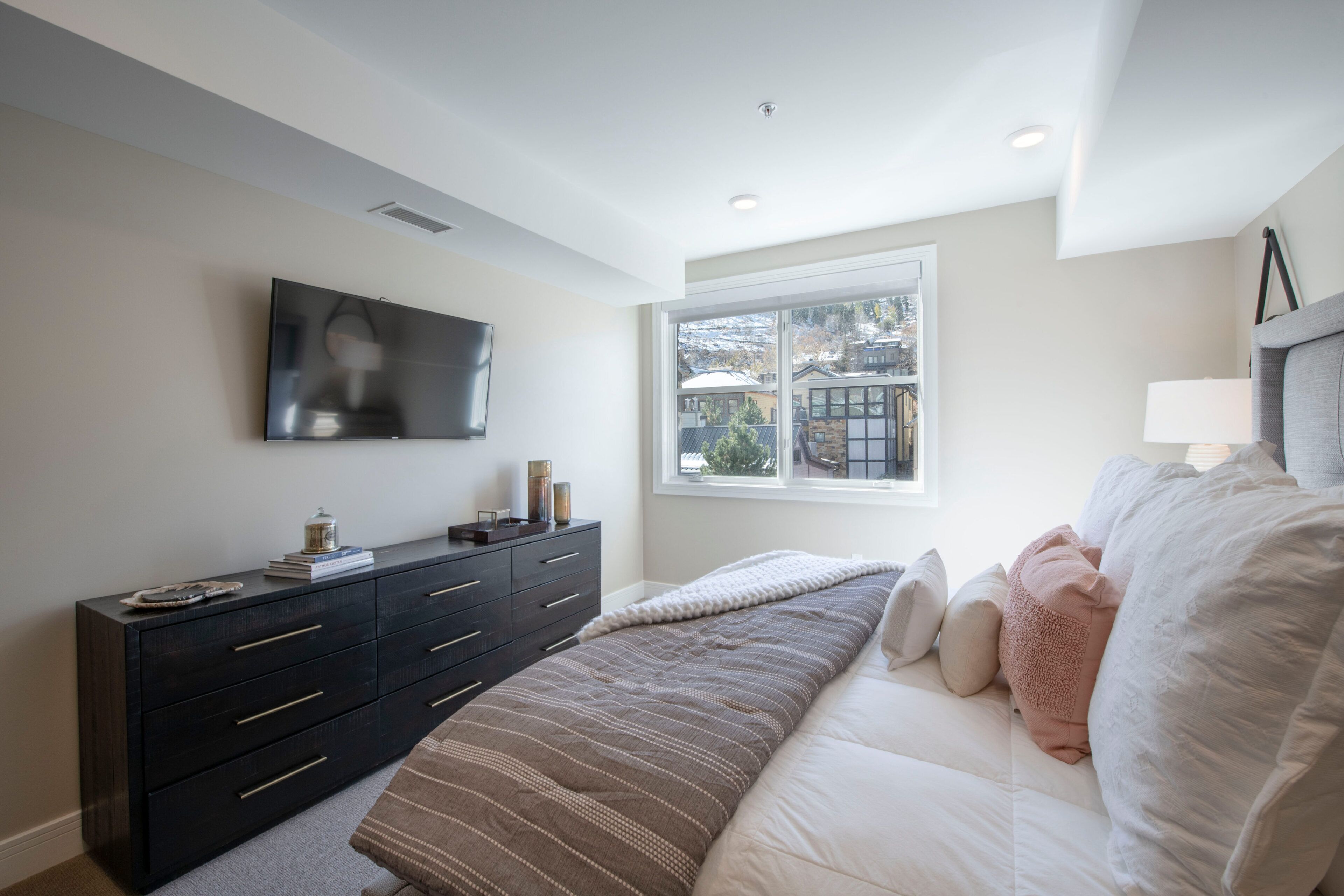 4 bedrooms, free WiFi, bed sheets
