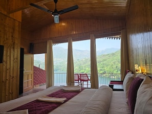 Rollaway beds, free WiFi, bed sheets - Dev Bhumi Resort (Chunauti)