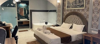 Mahal E Noor Amritsar Sirsa